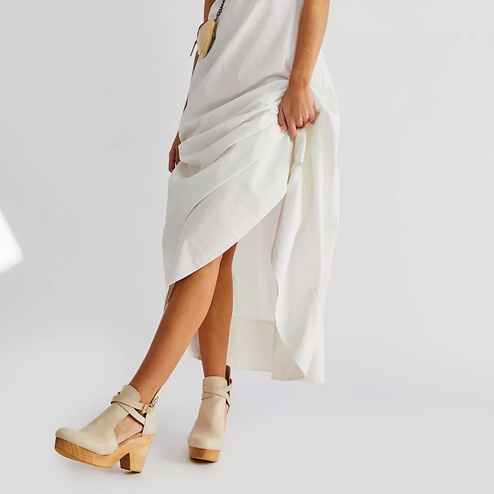Free People Ivory Cedar Clogs!! - Picture 3 of 11